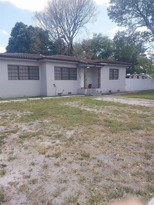 0-2034 Nw 93rd St, Miami, FL, 33147-2530 | Card Image