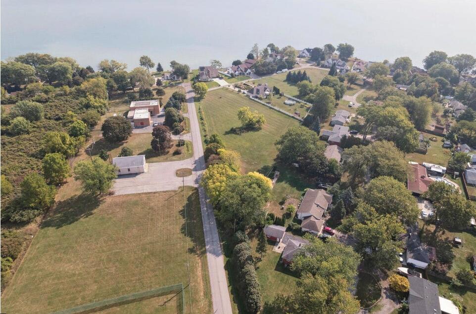 Land in Newport 5