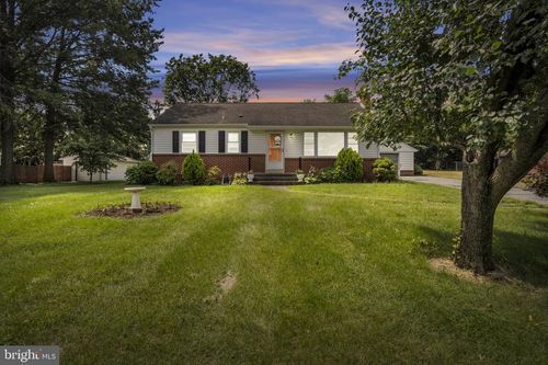 2029 W Trindle Rd, CARLISLE, PA, 17013-2613 | Card Image