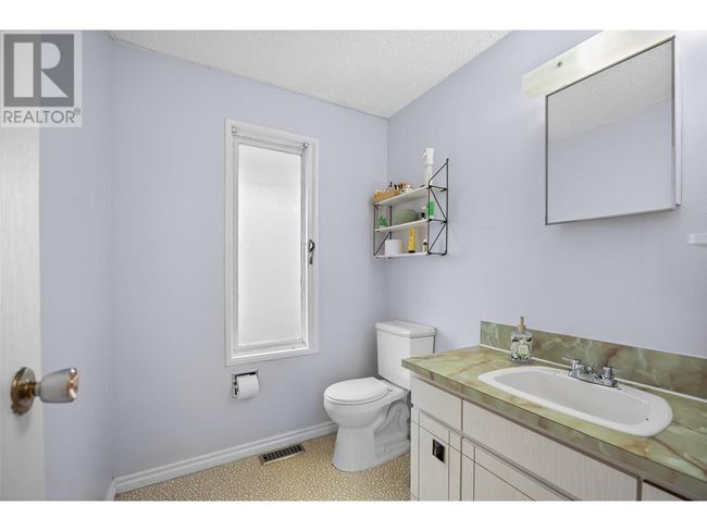 37 Breccia Dr, House other with 4 bedrooms, 3 bathrooms and 2 parking in Logan Lake BC | Image 27