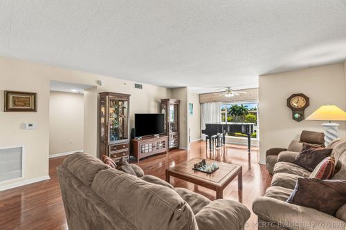 401-12560 Majesty Cir, Boynton Beach, FL, 33437-7213 | Card Image