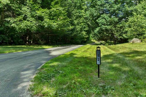 52 Riverdale Road, New Boston, NH, 03070 | Card Image