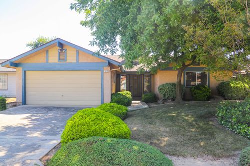 6490 N Mitre Ave, Fresno, CA, 93722-2910 | Card Image