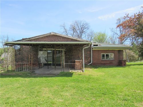 810 Newingham Ln, Arona, PA, 15617 | Card Image