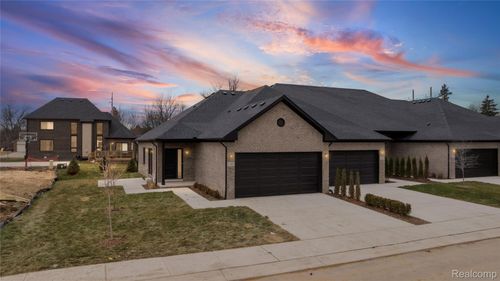 4-21951 Deer Brook Dr, Southfield, MI, 48075-3097 | Card Image
