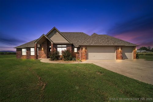 16750 N 97th East Ave, Collinsville, OK, 74021-4271 | Card Image