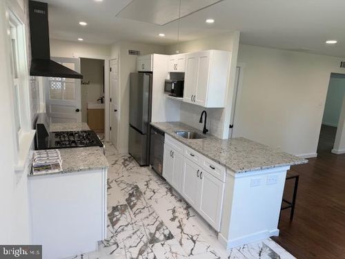 32 Woodbine Ave, MAPLE SHADE, NJ, 08052-3320 | Card Image