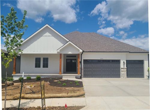 22060 W 114th Ct, Olathe, KS, 66061-8556 | Card Image