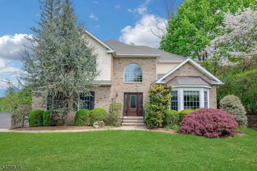 22 Mount Airy Rd, Bernardsville, NJ, 07924-2453 | Card Image