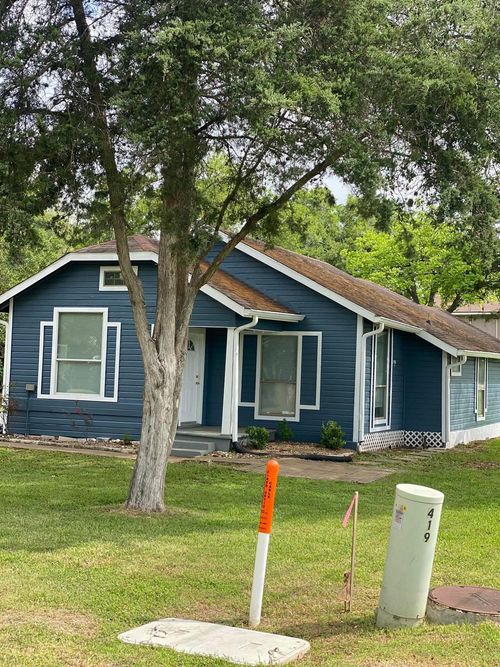 419 S 4th St, Beasley, TX, 77417-5815 | Card Image