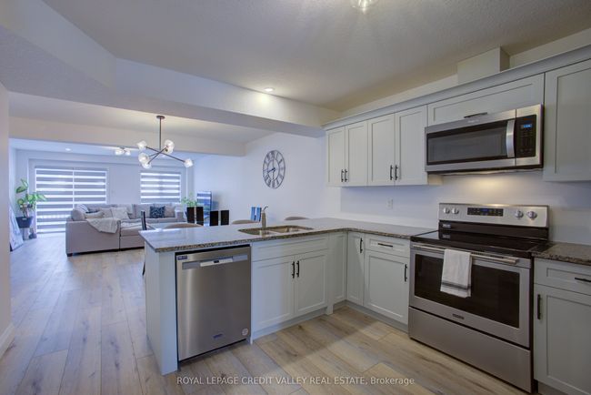 111 Stephenson Way, House attached with 3 bedrooms, 3 bathrooms and 2 parking in Palmerston ON | Image 7