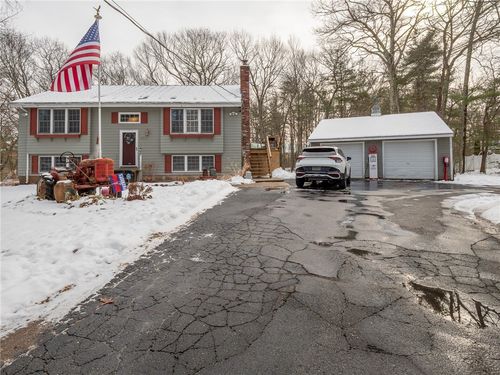 20 Whitney Ln, Oakland, RI, 02858-1027 | Card Image