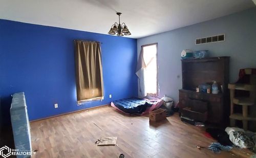 201 Park St, Dunlap, IA, 51529-1050 | Card Image