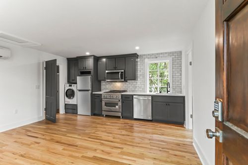 f-19 Smith St, Charleston, SC, 29401-1705 | Card Image