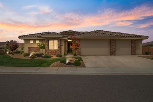 2964 W Arvo Ln, St George, UT, 84770-1340 | Card Image