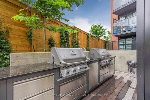 110-2300 St Clair Ave W, Toronto, ON, M6N0B3 | Card Image
