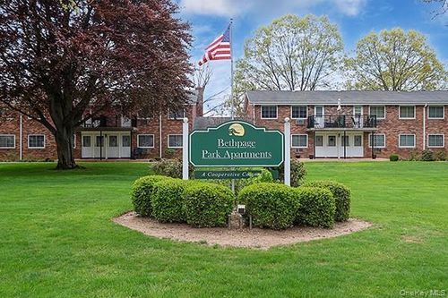 178-178 Jervis Ave, Farmingdale, NY, 11735-2426 | Card Image