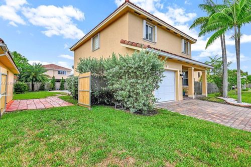 8986 Sw 214th Ter, Cutler Bay, FL, 33189-3819 | Card Image