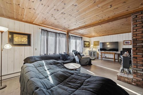 1363 Brick Kiln Rd, Sag Harbor, NY, 11963-2936 | Card Image