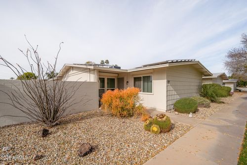 10539 W Palmeras Dr, Sun City, AZ, 85373-1939 | Card Image