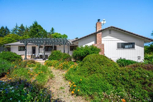 9275 Ferguson Ct, Sebastopol, CA, 95472-9602 | Card Image