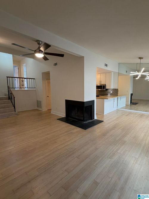 118-118 W Green, Vestavia, AL, 35243-1874 | Card Image