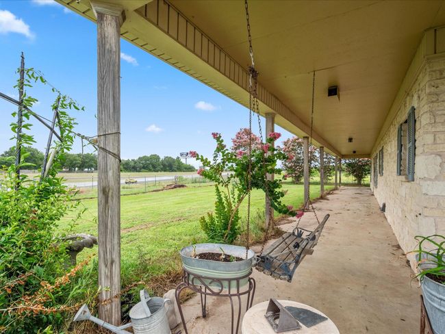 17645 Highway 6, Home with 3 bedrooms, 3 bathrooms and 2 parking in Navasota TX | Image 12