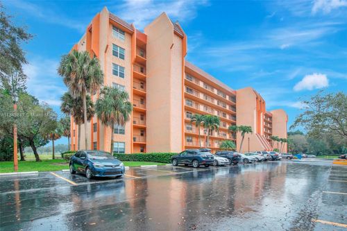 apt-601-3001 W Rolling Hills Cir, Davie, FL, 33328-1952 | Card Image