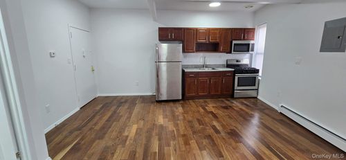 2f-60 W 184th St, Bronx, NY, 10468-6360 | Card Image