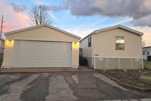 1975 Lancelot Ln, North Mankato, MN, 56003-4407 | Card Image