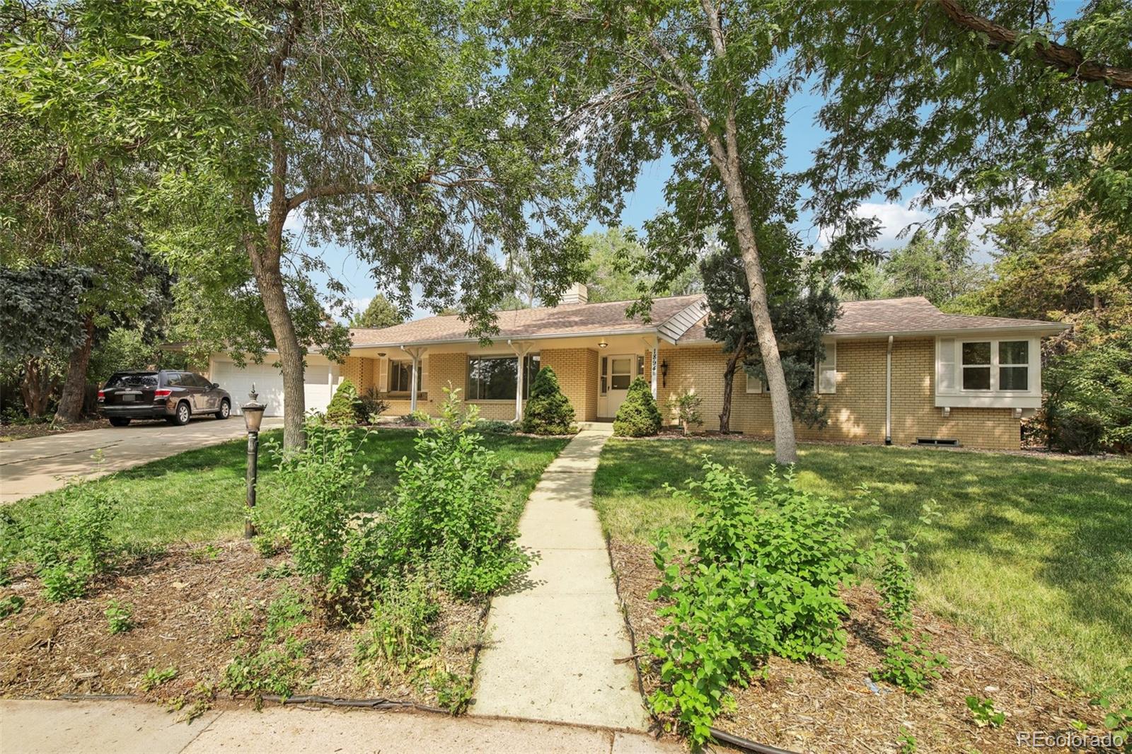 Lake Dr, Centennial, CO 80121