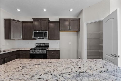 110 Freeman Dr, Hampton, VA, 23666-4285 | Card Image