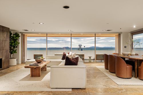 1825 Ocean Dr, Oxnard, CA, 93035-4567 | Card Image