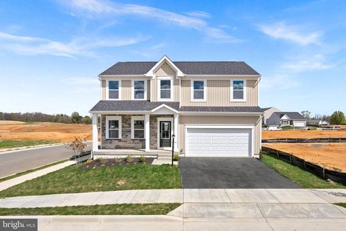 102 Monroe Ave, RANSON, WV, 25438-5755 | Card Image