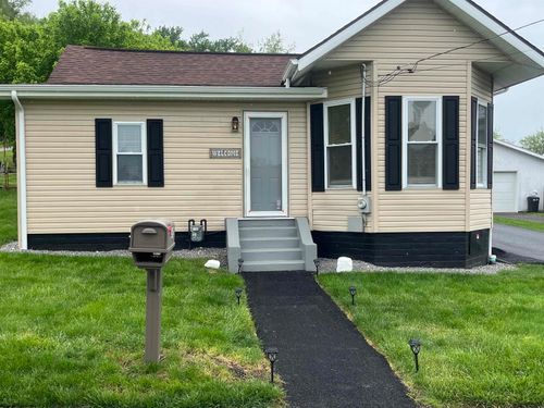62 Oak Street, Weston, WV, 26452 | Card Image