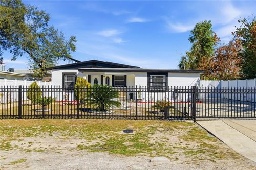 8907 N Tampa St, TAMPA, FL, 33604-1353 | Card Image