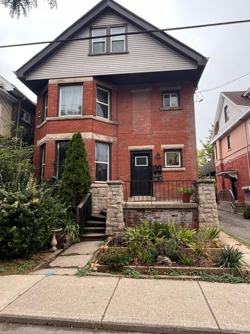 {{alt}} | Card Image