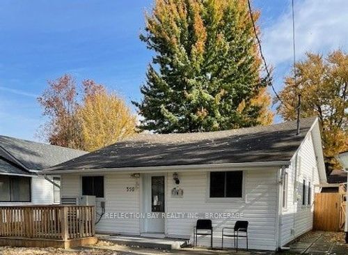 {{alt}} | Card Image