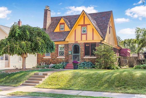 1517 W Lombard St, Davenport, IA, 52804-2119 | Card Image