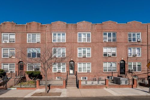28 47th St, Astoria, NY, 11103-1220 | Card Image