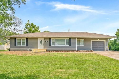 441 E Bates St, Drexel, MO, 64742-9109 | Card Image