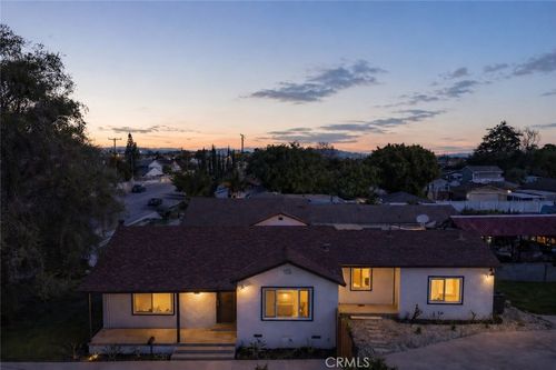 8172 Hazard Ave, Midway City, CA, 92655-1017 | Card Image
