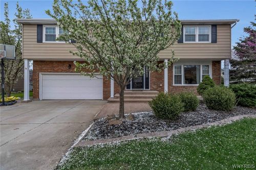 79 Hemlock Dr, West Seneca, NY, 14224-4207 | Card Image