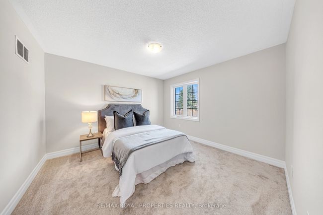 9 Av Micklefield, House other with 4 bedrooms, 3 bathrooms and 2 parking in Whitby ON | Image 19