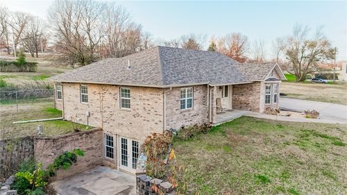 107 N Spring St, Cassville, MO, 65625-1144 | Card Image