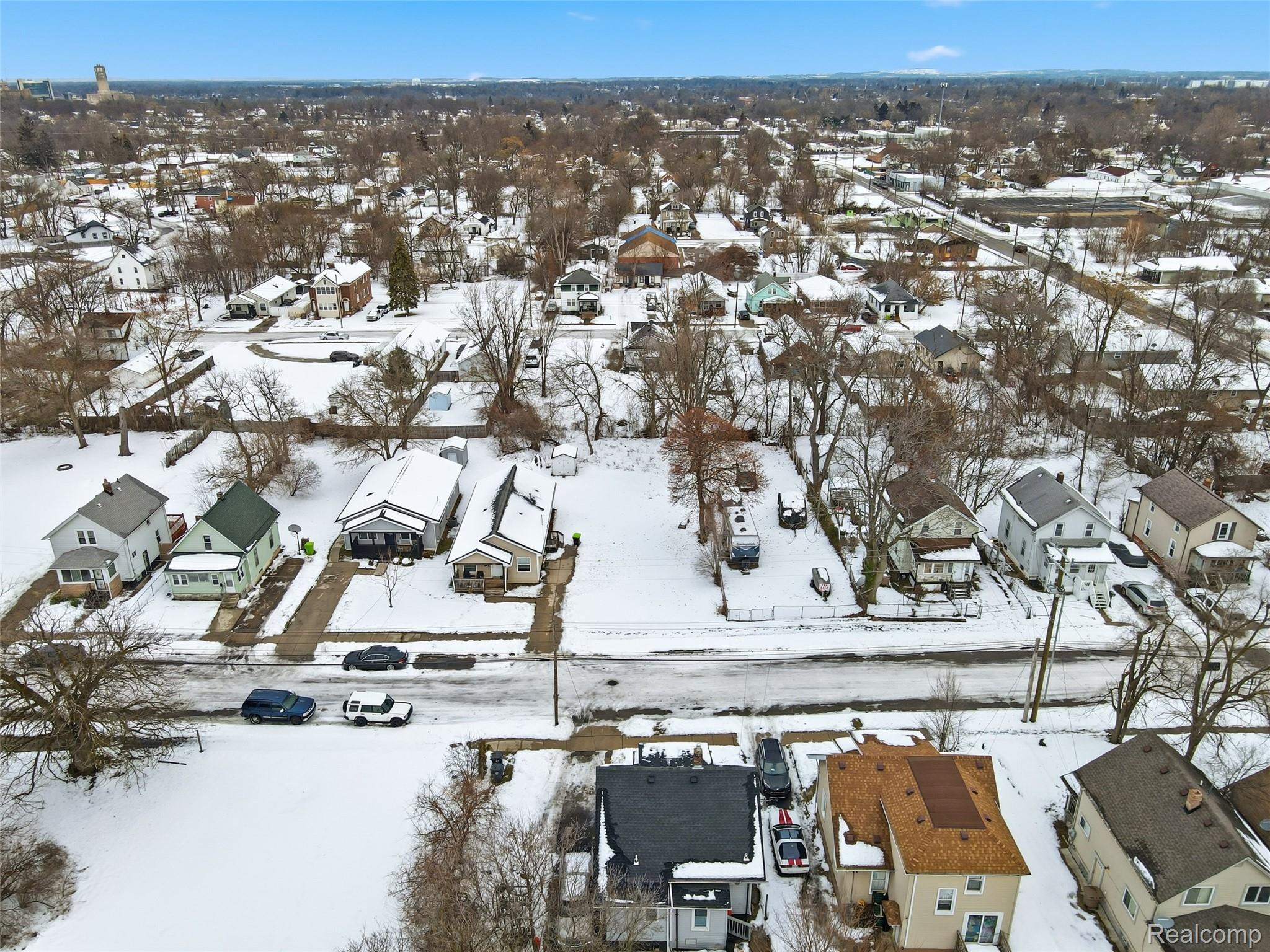 Land in Pontiac 4