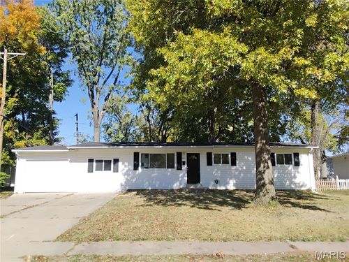 1285 Pamela Dr, Florissant, MO, 63031-3849 | Card Image