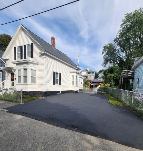 37 Barclay St, Lowell, MA, 01851-3243 | Card Image