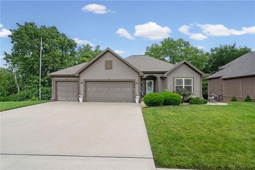 9012 Ne 108th St, Kansas City, MO, 64157-9807 | Card Image