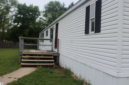 49 Tamarack Dr, East Jordan, MI, 49727-9196 | Card Image